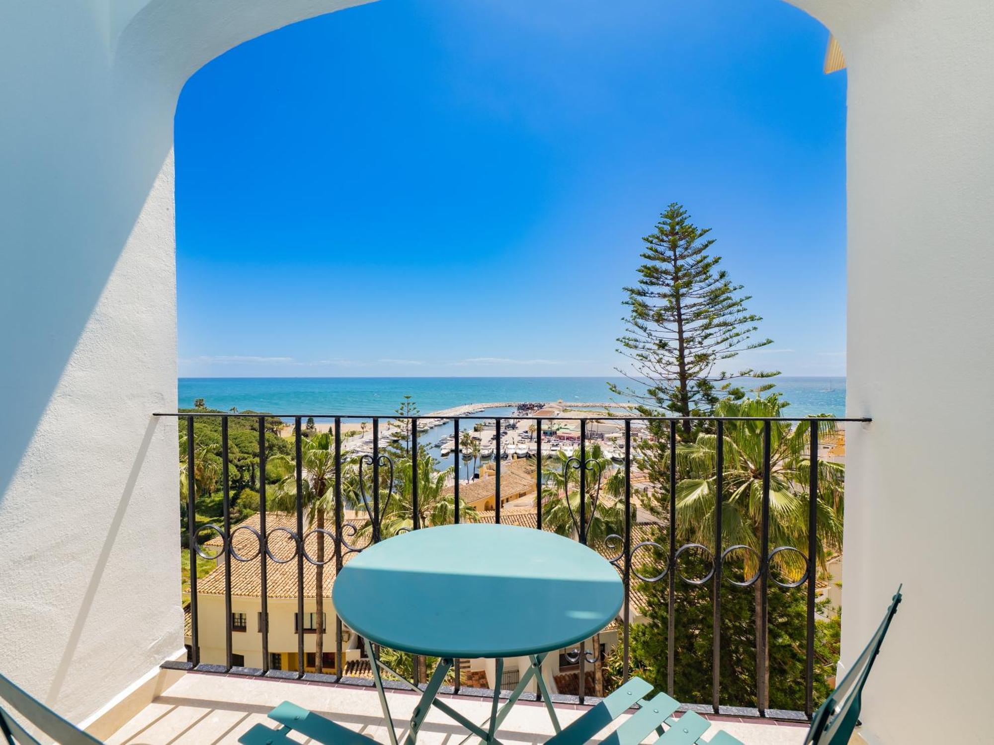 Atico De 5 Niveles En Puerto De Cabopino Marbella